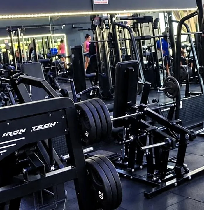 Linha de máquinas Iron Tech com anilhas